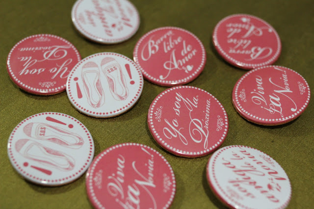 detalles de boda chapas para invitados