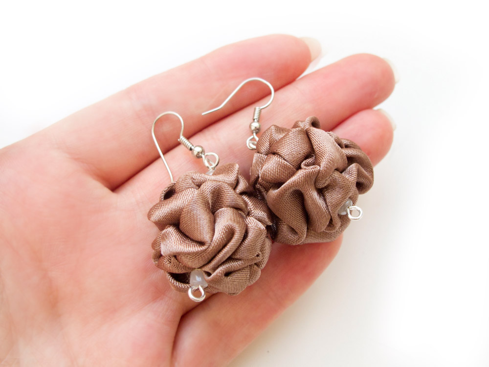 Katrinshine Light brown fabric earrings