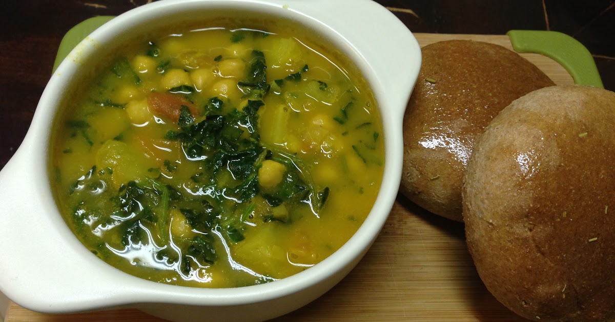 Quick'n'Healthy Hearty Kale Soup with Yam & Chickpeas