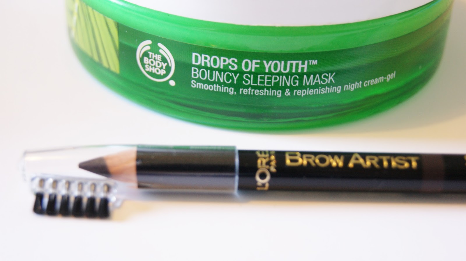 The Body Shop Drops of Youth Bouncy Sleeping Mask