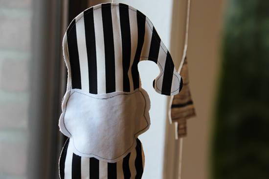 binedoro Blog ⎟ Weihnachtsmann und Tannenbäume aus Stoff nähen - DIY