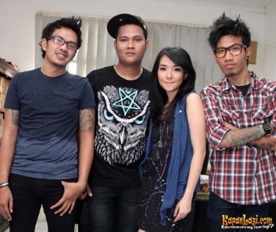 Jagat Mp3 Last Child Feat Giselle Seluruh Nafas Ini Mp3 Jagat Mp3 Last Child Feat Giselle Seluruh Nafas Ini Mp3