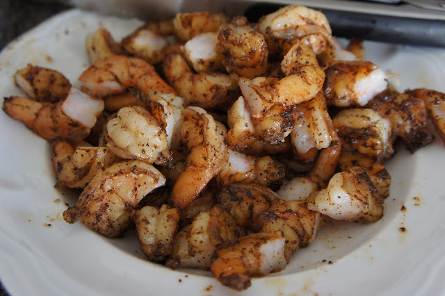Pan-seared shrimp with spices