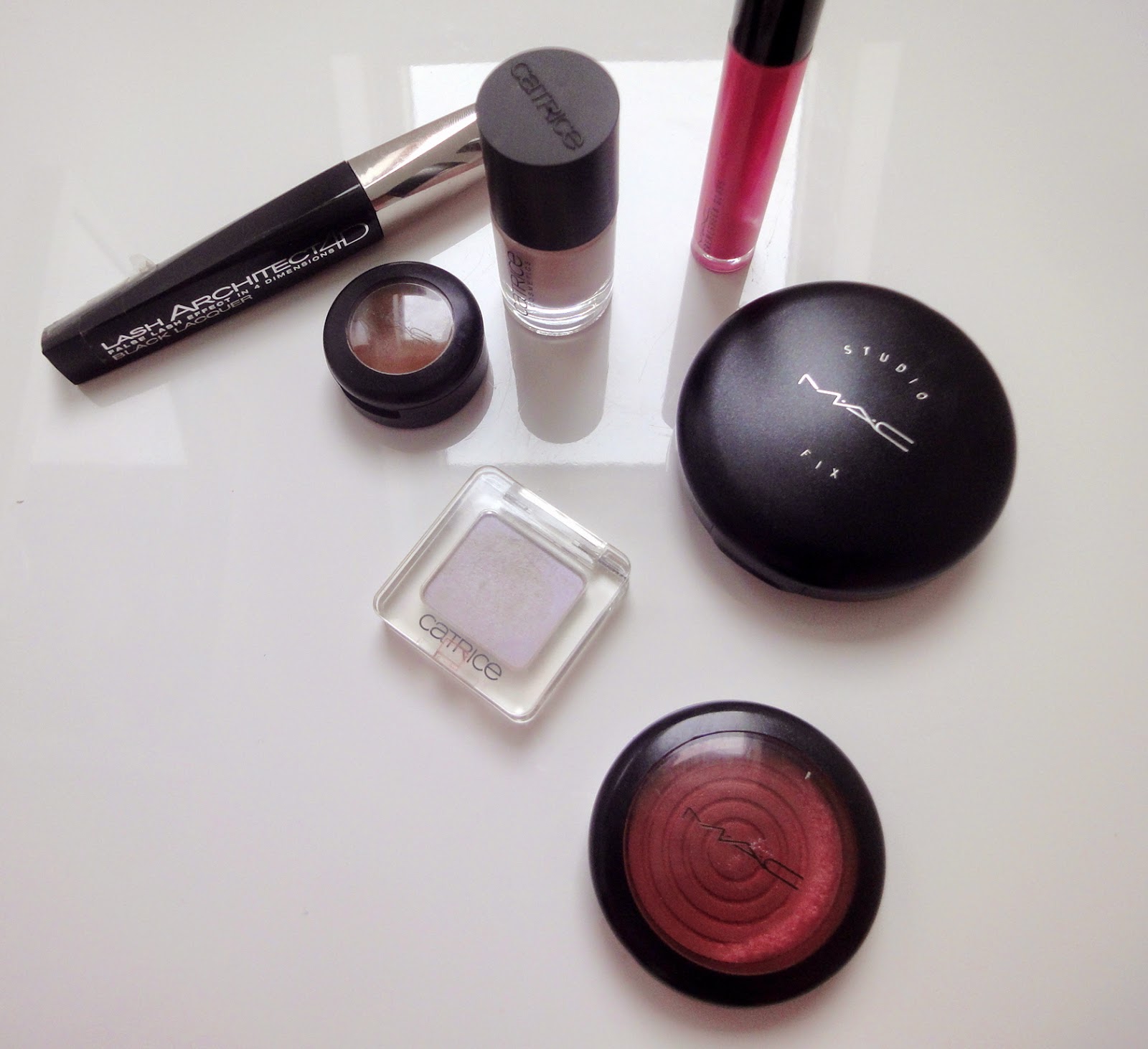 designedlifeblog.blogspot.com spring beauty bag