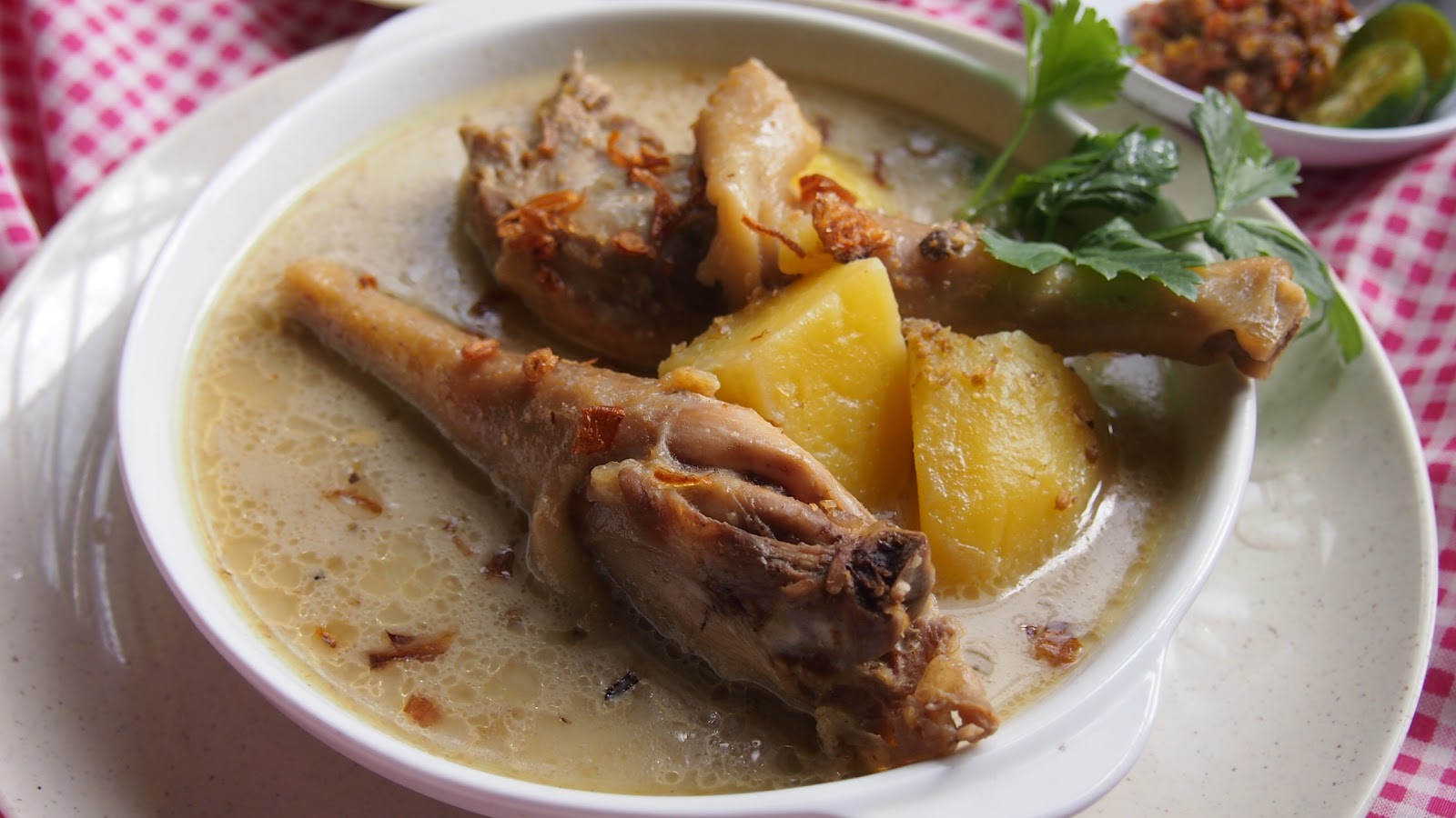 DUNIA DAPUR KAMA AYAM TUA MASAK LEMAK KETUMBAR