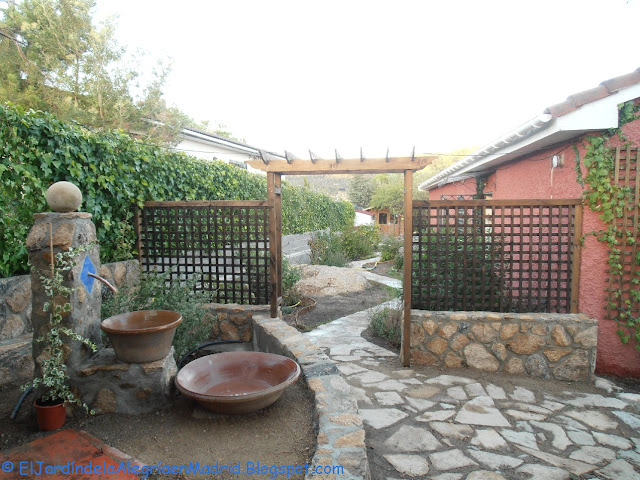 El jardín de la alegría : Construímos un arco de madera con celosías