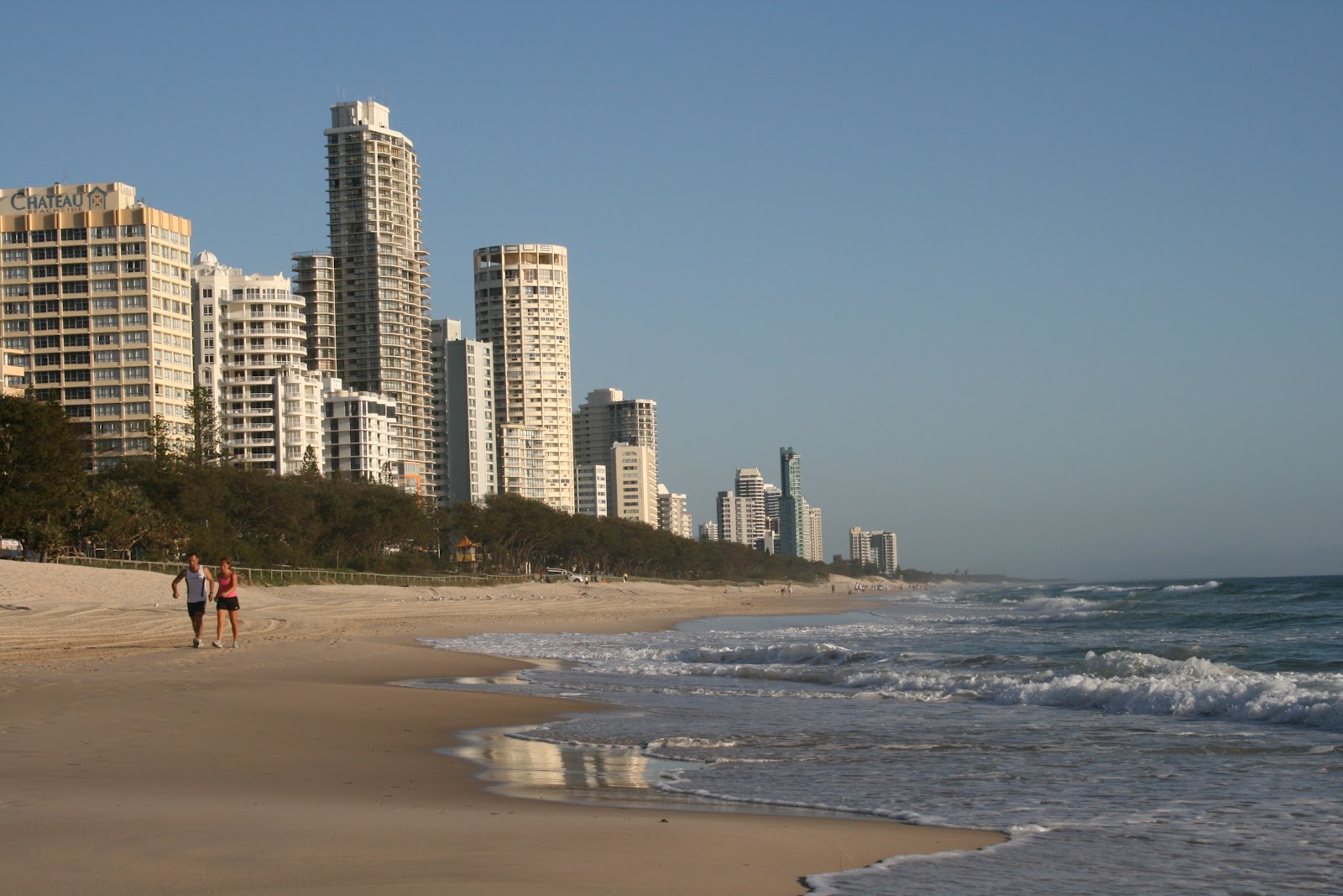 gold coast: Another Photo of Surfers Paradise beach