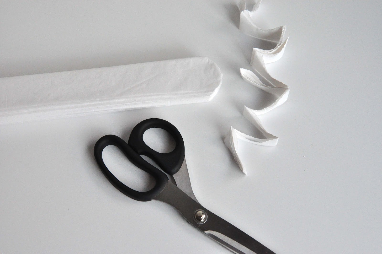 Aesthetic Nest Craft Eyelet Tissue Pom Poms (Tutorial)