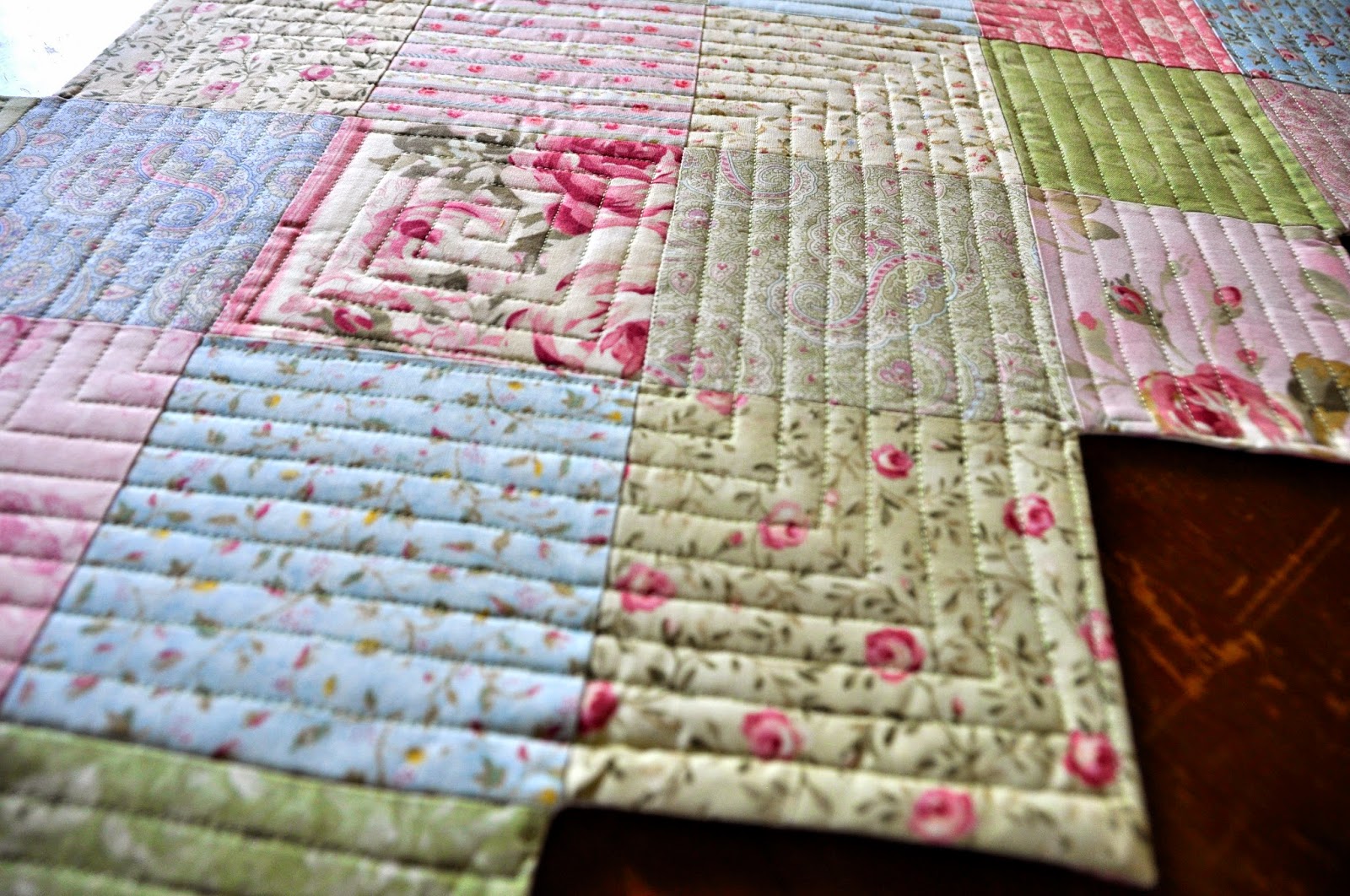 LuAnn Kessi Machine Quilting….Table Runners
