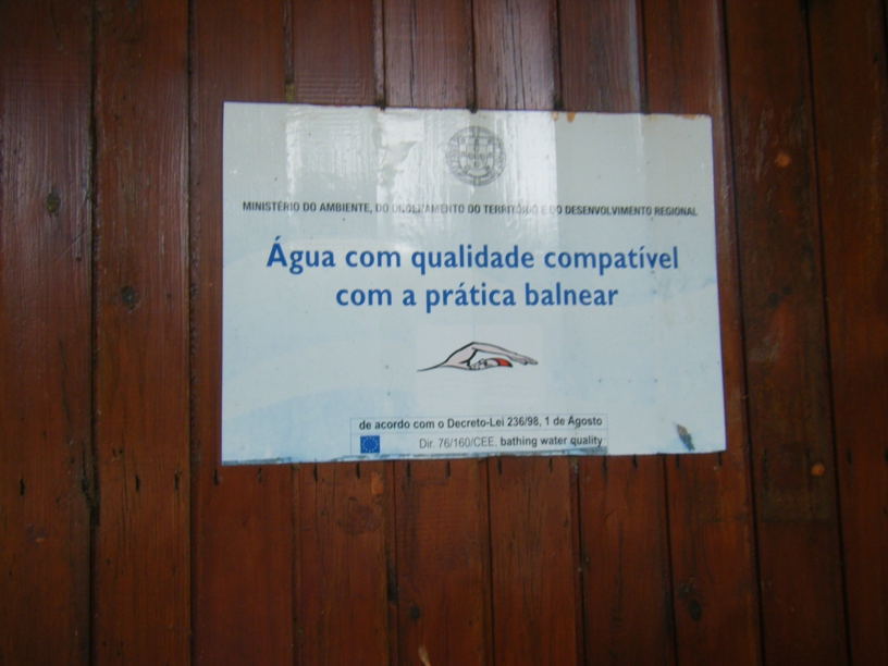 Sinalização de água Compatível para a prática balnear