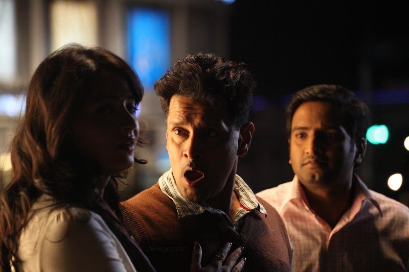 Vikram with Anushka in the film Deiva Thirumagan Deiva-Thirumagan-Movie-Still