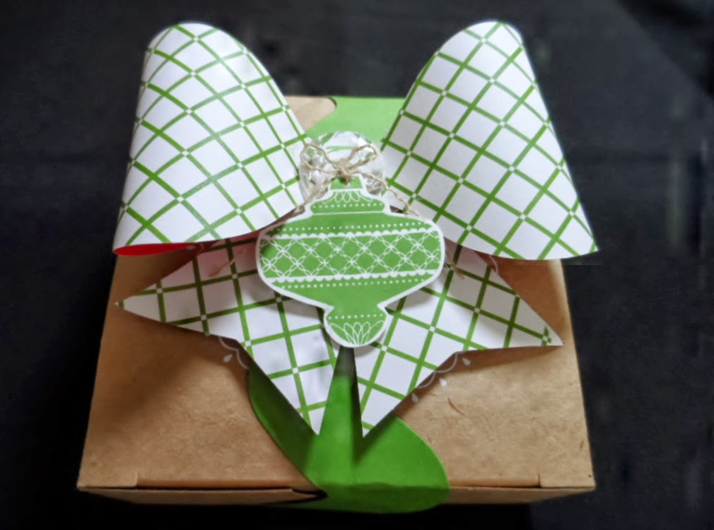 Lisa Curcio Boxes & Bows