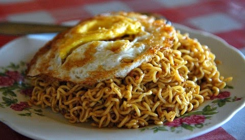 Spicy Mie Goreng with Fried Egg