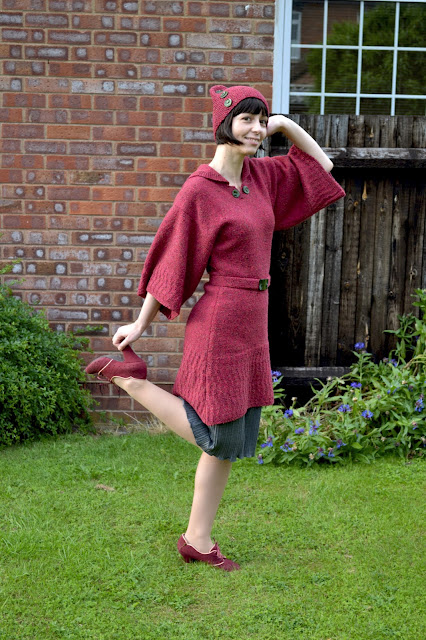 1930%27s+style+knitwear+tunic+and+hat+ensemble.jpg