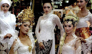 Tips Memilih Model Kebaya Pengantin Modern 2013 Tips Memilih Model Kebaya Pengantin Modern 2013