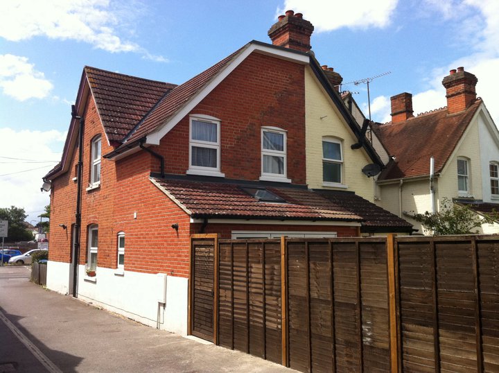 Double storey extension in North Camp (Farnborough) by Marble Construction