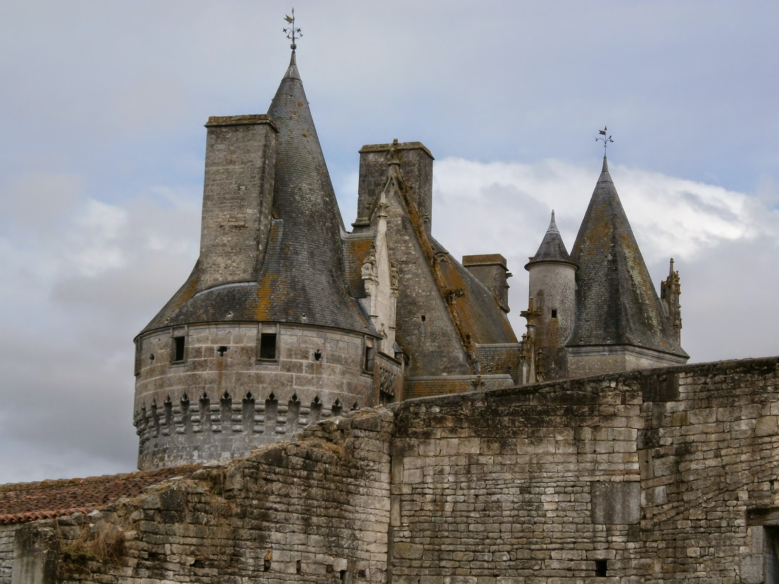 Castillo_Neuviq_le_Château consuvino