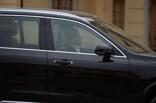  Princess Madeleine, Princess Estelle and Princess Leonore arrived this afternoon at Drottningholm Palace