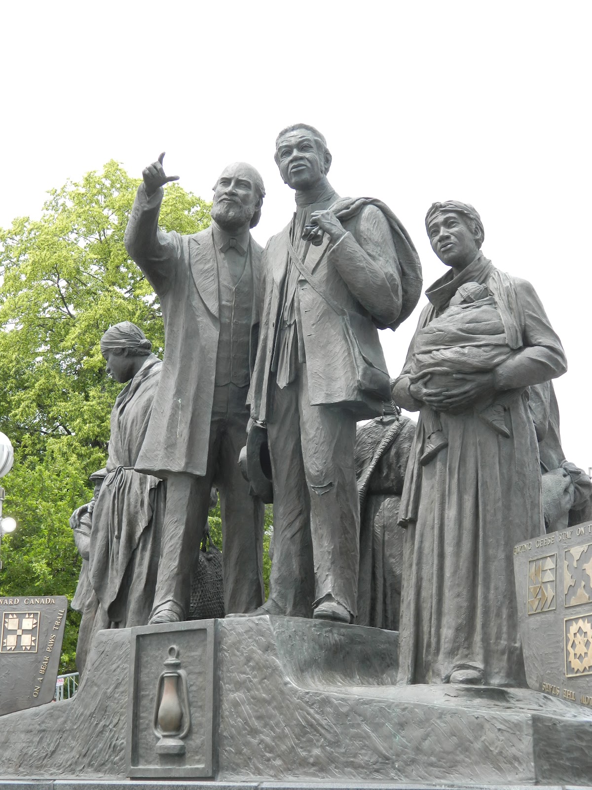 Running to 50 Statues of Downtown Detroit