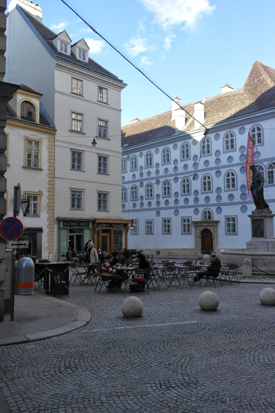 Kleines Cafe, Vienna Cafe Scene
