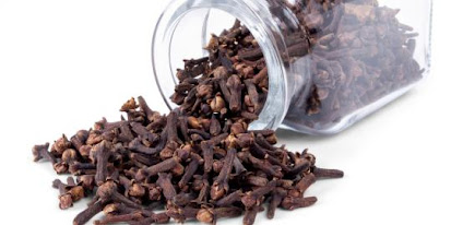 Beberapa Bahan Alami Untuk Merawat Gigi dan Menghilangkan Bau Mulut Bahan alami untuk gigi