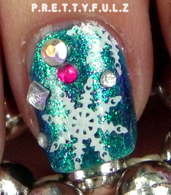 Prettyfulz: Holiday Celebration // Snowflake Nail Art!!