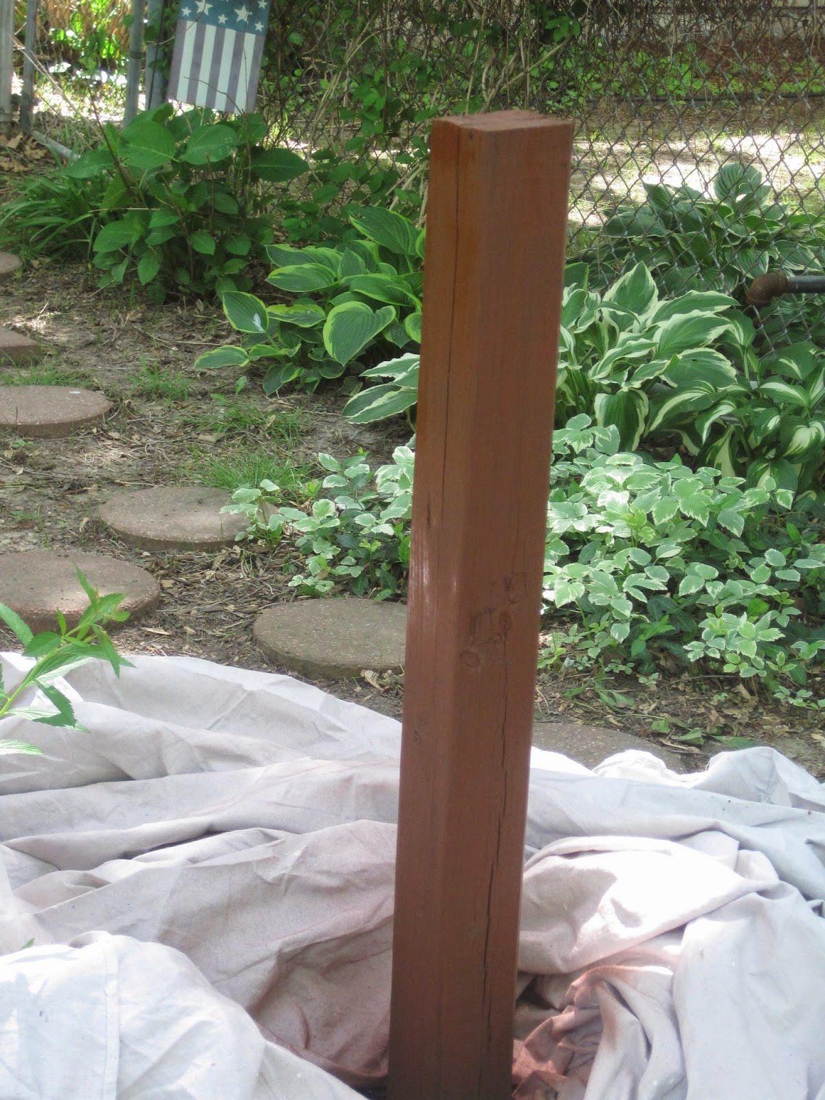 Decorated Chaos Staining Wood Posts the EASY Way!