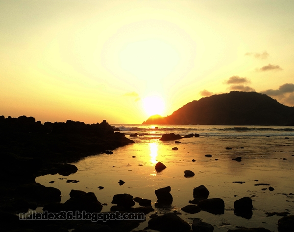 sore pantai wediombo