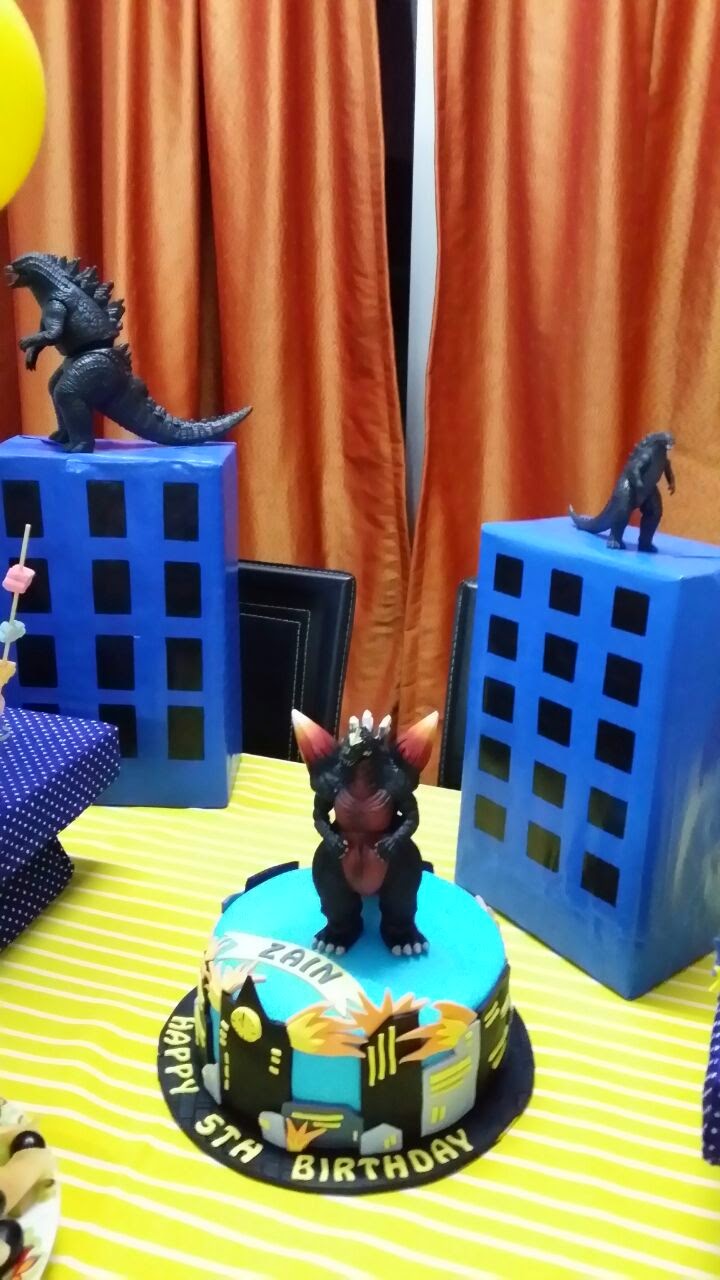 Godzilla Cake Cucu Cake