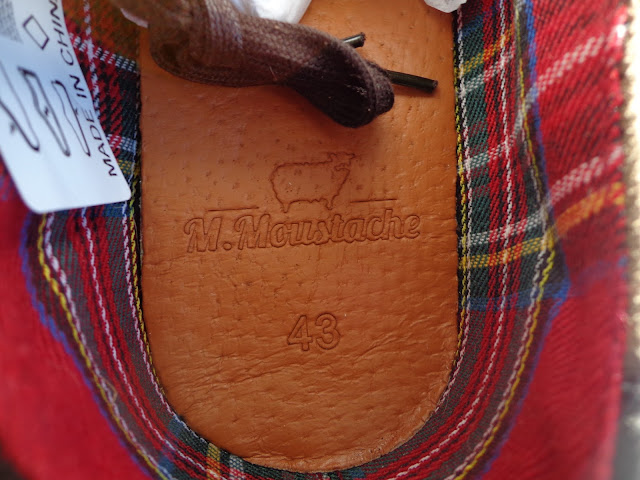 Les chaussures M.Moustache: la moustache se porte aux pieds ! Les chaussures M.Moustache: la moustache se porte aux pieds !