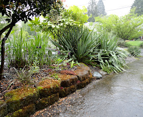 danger garden: Handmade Garden Projects, a book review