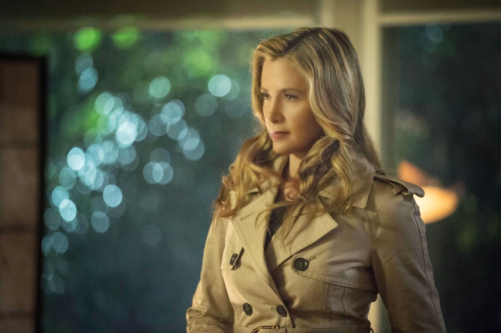 Intruders - Bound - Review: "You Can't Trust Anyone" 