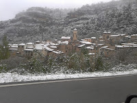 Neu a l'abril a Arbolí Muntanyes de la Costa Daurada