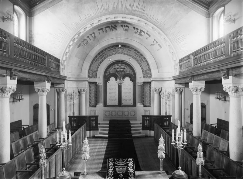 File:Interior da sinagoga de Lisboa, Shaarei Tikva.JPG - Wikipedia