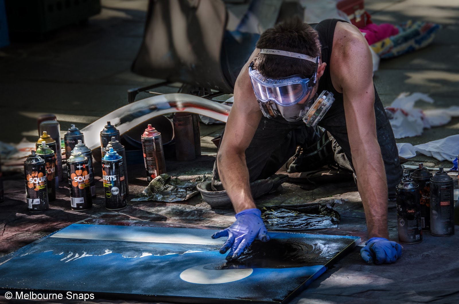 MELBOURNE.SNAPS STREET SPRAY PAINTING AT SOUTHBANK