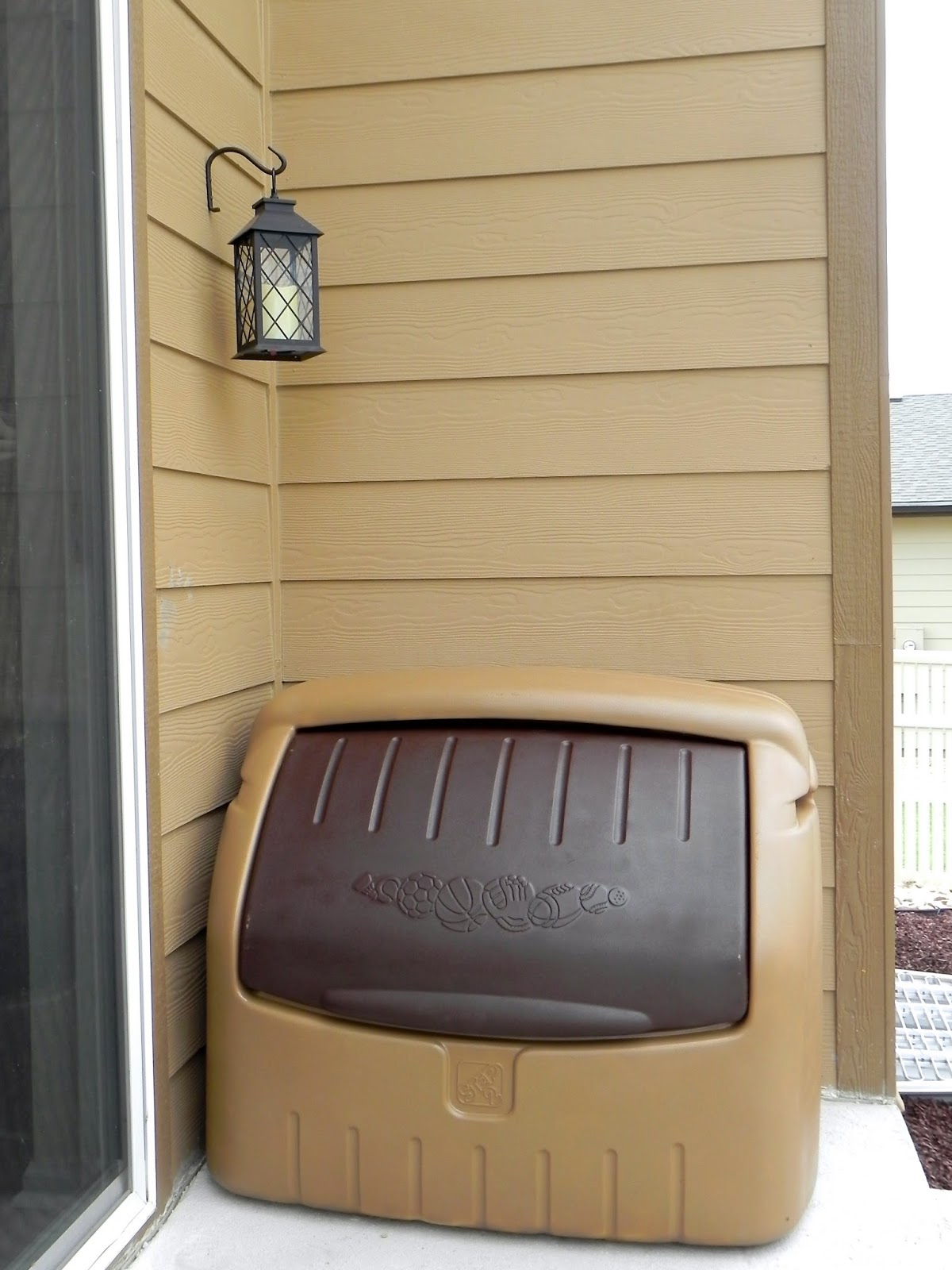 Life Unexpected: OutDoor ToyBox MakeOver