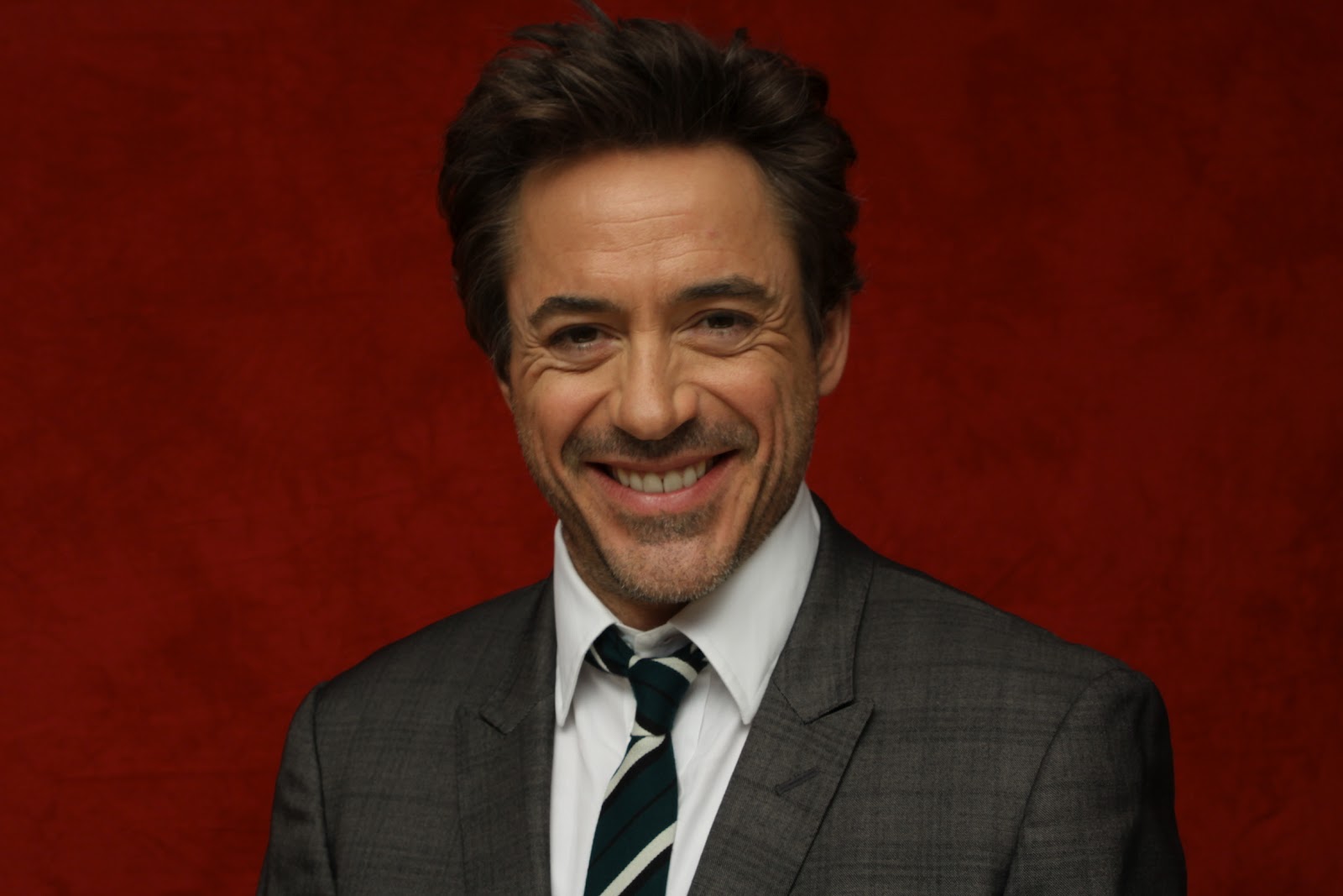 http://4.bp.blogspot.com/-Iv6F-3xIj1w/UFEqE4raJaI/AAAAAAAADpI/1k4jps2RaHE/s1600/Robert-Downey-Jr.jpg