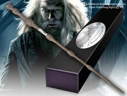 http://4.bp.blogspot.com/-IwZclAWnWxQ/TbsAyE0b_lI/AAAAAAAAAU8/z-_y9LYuELA/s1600/Varinha+do+Alvo+Dumbledore.jpg