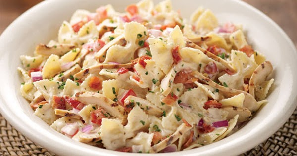 Chicken Alfredo With Bowtie Pasta Chicken Alfredo With Bowtie Pasta