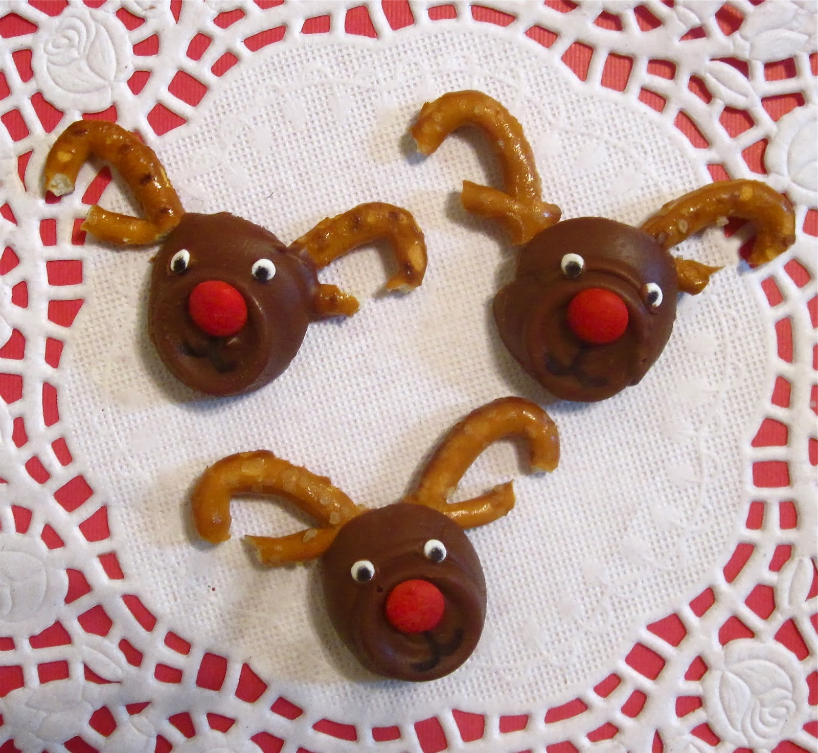 Rolo Chocolate Caramel Candy Reindeer Faces - The Lindsay Ann