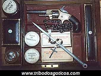 kit caça vampiros com pistola e estaca de prata vampiros,kit,caça vampiros,pistola,prata
