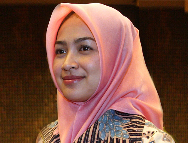 Airin Rachmi Diany Airin Rachmi Diany | Biodata Airin Rachmi Diany | Foto Airin Rachmi Diany Walikota Tangsel
