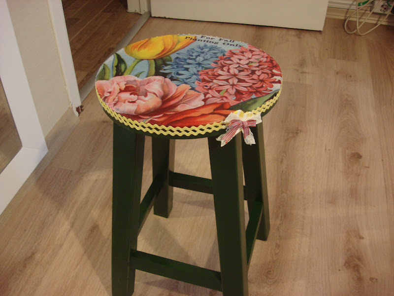 <strong>ŞEHNAZCA</strong> SÜMBÜL DESENLİ YEŞİL TABURE..