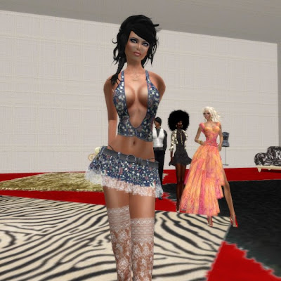 The Italian International Fashion Tour started Celebrities Designer