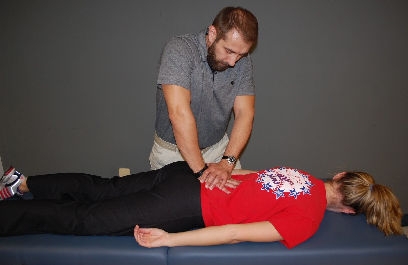 「Sacral Thrust Provocation Sacroiliac Joint Test」の画像検索結果