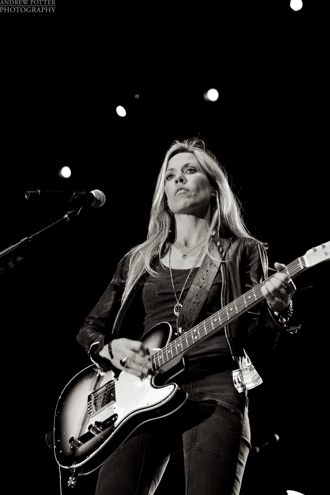http://4.bp.blogspot.com/-J4Ta97lXDa0/TpJqCSbqxHI/AAAAAAAABk8/vXi8nXf7uK4/s1600/SherylCrow-AP2.jpg
