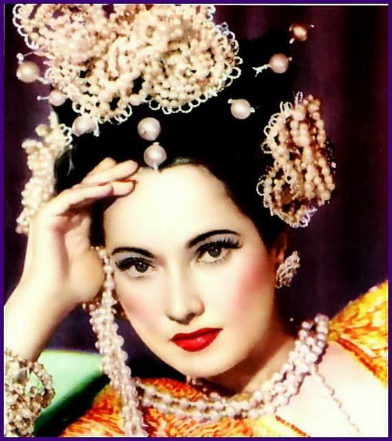 My Palace Walk.....from the Sahara to the Subcontinent Merle, Me & A