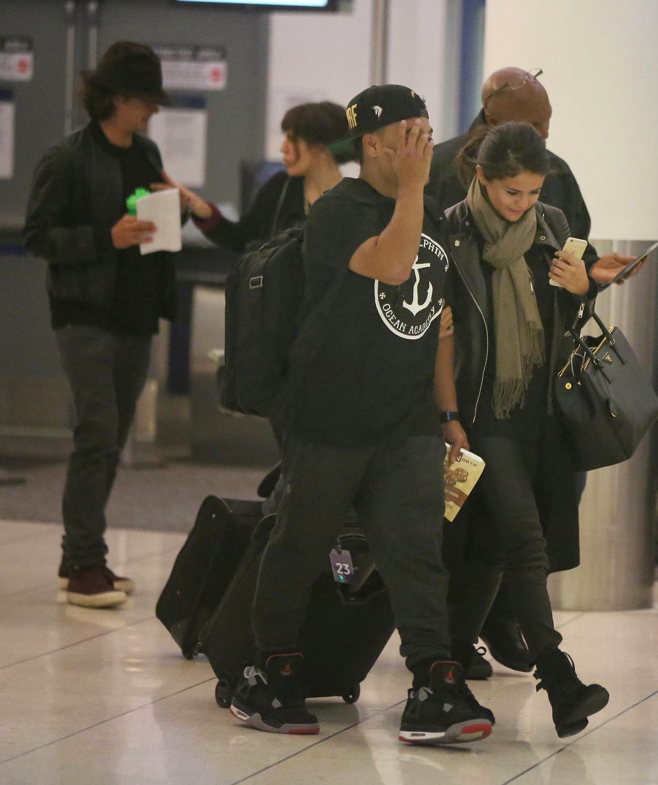 Selena Gomez, Alfredo Flores, Orlando Bloom, rumbo a Canada cotibluemos