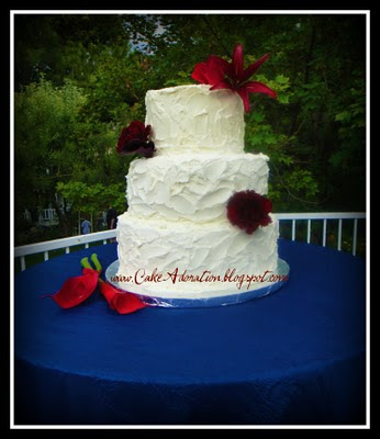 This is such a great Shabby Chic Wedding cake design This is such a great Shabby Chic Wedding cake design