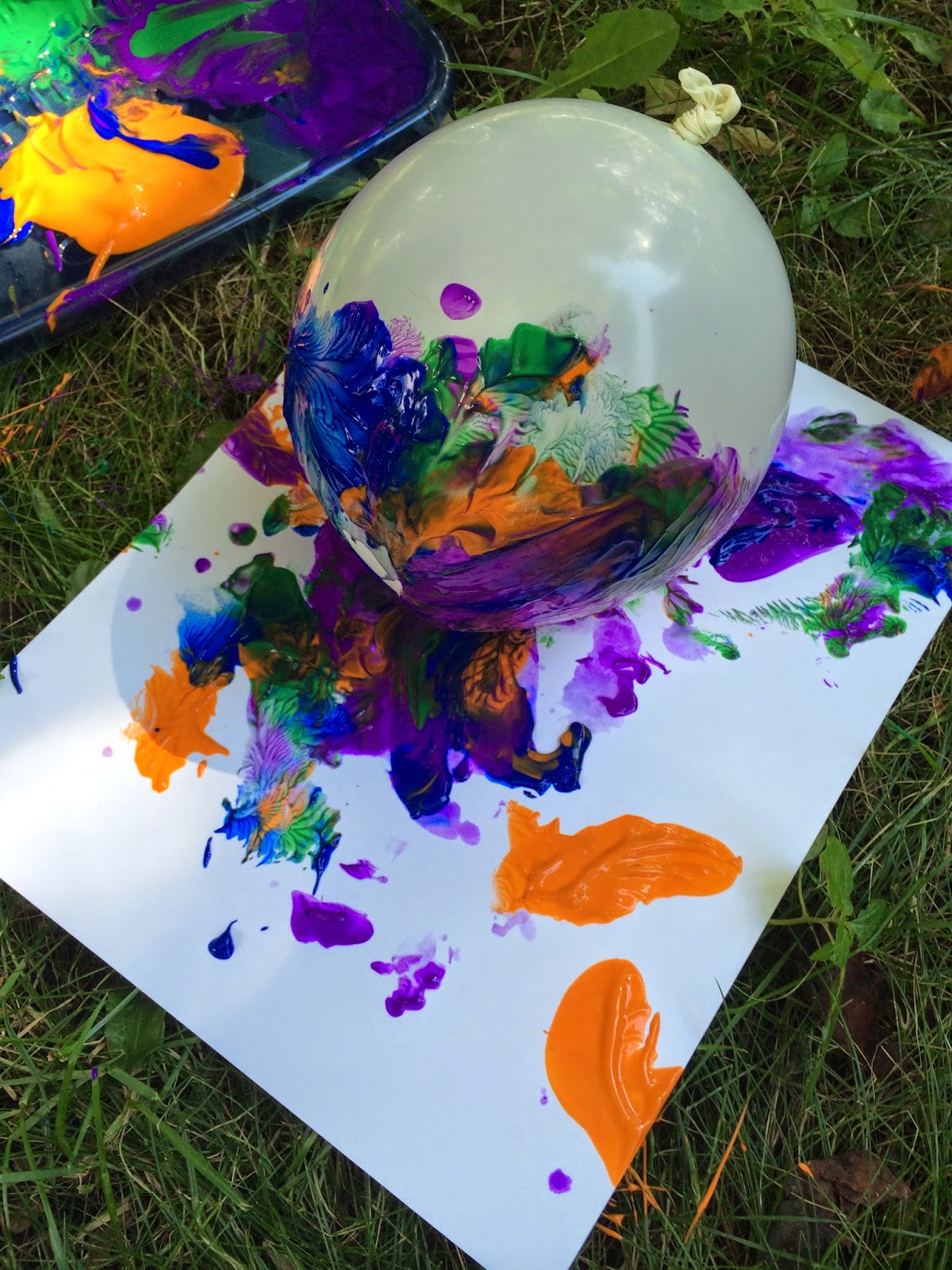 Mini and Mommies Kids' Balloon Paint Splatter Art Activity